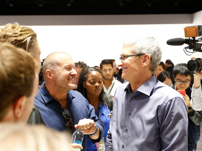 Từ năm 2015-2017, Ive tập trung vào việc thiết kế trụ sở mới của Apple