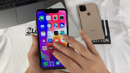 Cảm ứng trên những chiếc iPhone 11 nhái này không mượt.
