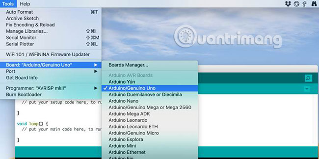 Chọn loại bo mạch trong menu Tools > Board, sau đó chọn cổng nối tiếp mà bo mạch được kết nối trong phần Tools > Port