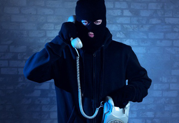 Kẻ xấu gọi điện đánh lừa người dùng