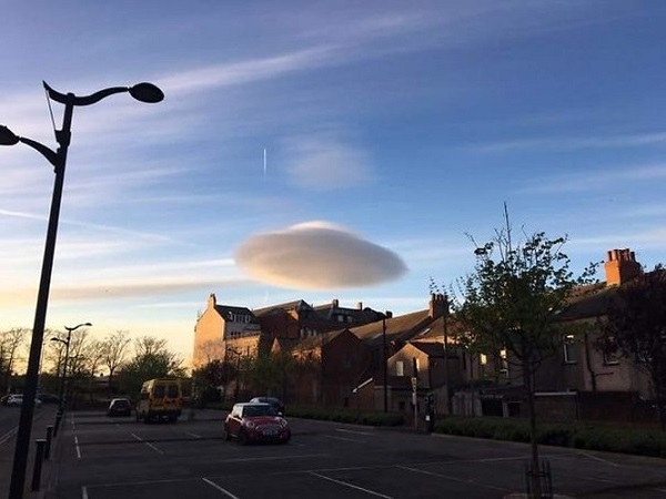 UFO xâm chiếm Trái Đất chăng?