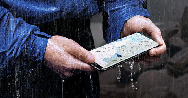 Một chiếc Samsung Galaxy S8 đã trở thành phao cứu sinh cho 20 mạng người