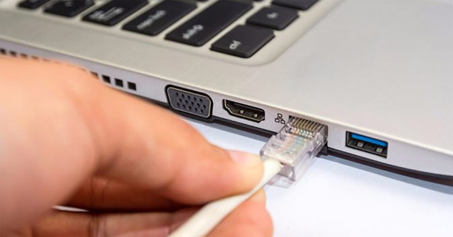 Dù công nghệ wifi đã có nhiều tiến bộ vượt bậc nhưng vẫn kém hơn so với mạng dây về sự ổn định