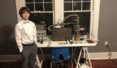 Cậu bé 12 tuổi chế tạo thành công lò phản ứng hạt nhân tại nhà