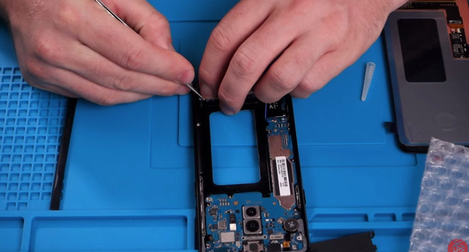 Tự lắp ráp thành công chiếc Galaxy S9+