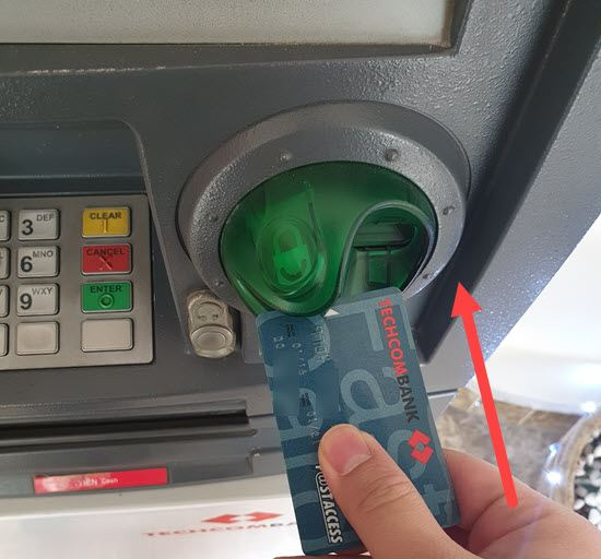 Hướng dẫn cách rút tiền qua thẻ ATM