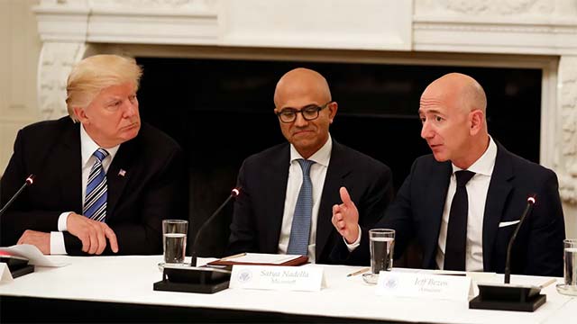 Ông Trump được cho là có mối quan hệ không mấy tốt đẹp với Amazon và CEO Jeff Bezos
