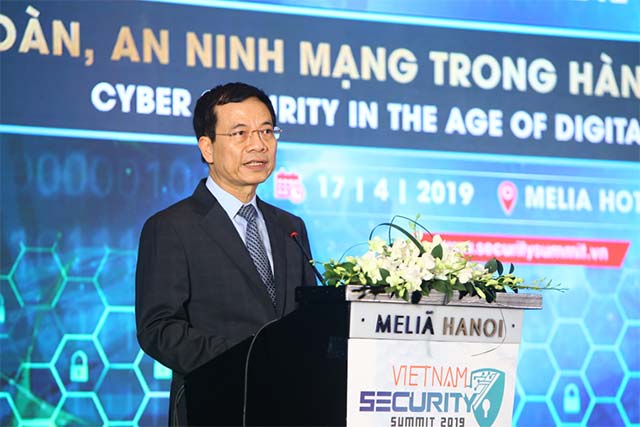 Bộ trưởng Bộ Thông tin & Truyền thông Nguyễn Mạnh Hùng