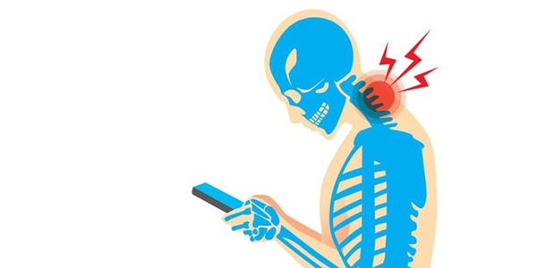Sử dụng điện thoại sai tư thế 