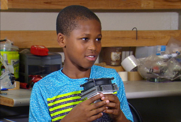 Cậu bé Bishop Curry