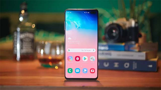 Samsung Galaxy S10 Plus là một trong những mẫu điện thoại 12GB RAM tốt nhất hiện nay