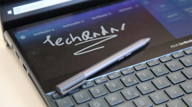 Bút cảm ứng Asus Pen có thể biến Screenpad Plus thành một chiếc bảng vẽ chuyên nghiệp