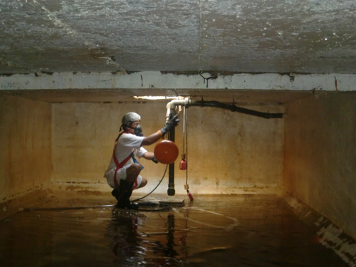 bể nước ngầm cũ