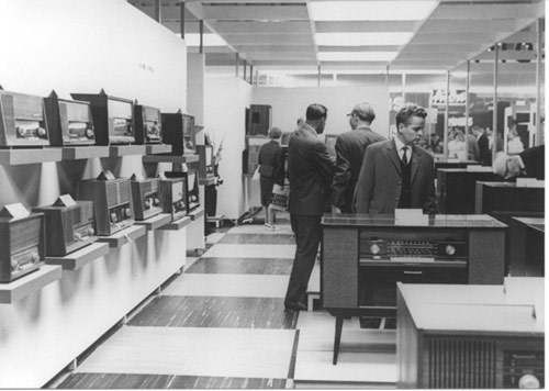 Tại IFA 37, điện thoại di động lần đầu tiên có xuất hiện với vẻ ngoài thân thiện hơn