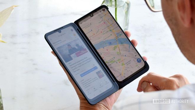 Mỗi bên màn hình, người dùng có thề vừa lướt web, vừa xem bản đồ