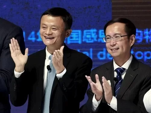 Jack Ma và Daniel Zhang trong một sự kiện của Alibaba diễn ra vào năm 2015. Ảnh: Reuters.