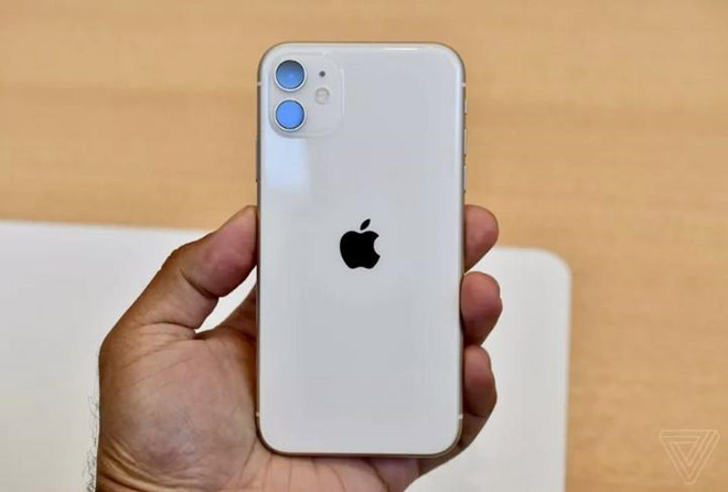 Khám phá những ảnh thực tế về iPhone 11, 11 Pro và 11 Pro Max và đón chờ giá bán dự kiến tại thị trường Việt Nam. Với những tính năng vượt trội đến từ Apple, chiếc điện thoại này đã tạo ra cơn sốt trên toàn thế giới và đang được mong chờ rất nhiều tại Việt Nam.