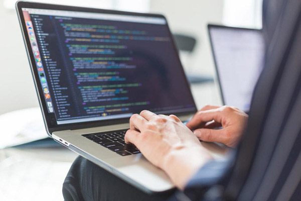 Không phải lập trình viên nào cũng dùng đến máy Mac