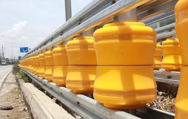 Rào chắn bánh xoay hay còn gọi là hộ lan bánh xoay