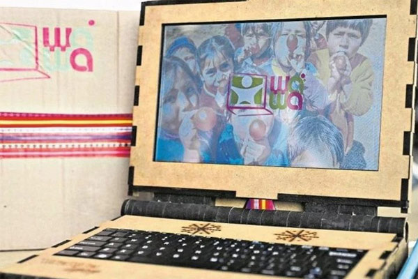 Laptop Wawa có trọng lượng siêu nhẹ với lớp vỏ máy được bọc bằng gỗ