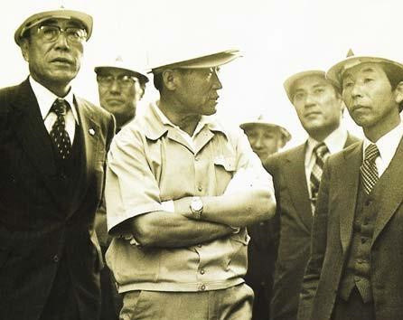 Ngày 25/5/1947, Chung Ju-yung thành lập công ty công nghiệp xe hơi Huyndai