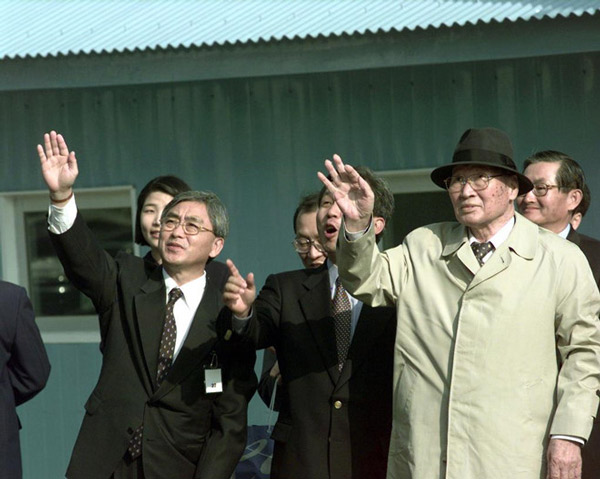 Năm 1973, cơn bùng nổ dầu hỏa xảy ra trở thành một trong những bệ phóng đầu tiên đưa tập đoàn Hyundai vào danh sách những tập đoàn khổng lồ thế giới