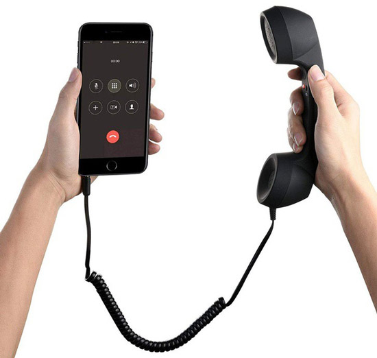 Chiếc điện thoại đã có đầy đủ chức năng nghe gọi rồi, không biết phát minh này có thể làm được gì nữa nhỉ