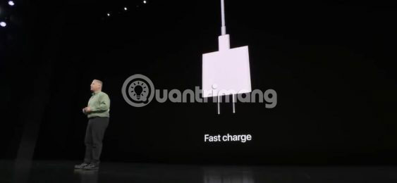 Phiên bản Pro đi kèm với bộ sạc nhanh 18W, có thể sạc iPhone tới 50% chỉ trong 30 phút