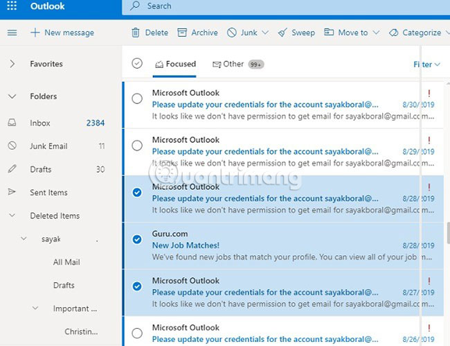So với Gmail, giao diện Outlook trông thực sự lạc hậu