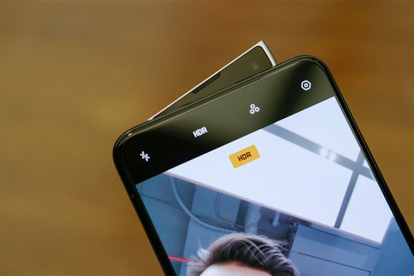 Camera selfie thiết kế vây cá mập 3