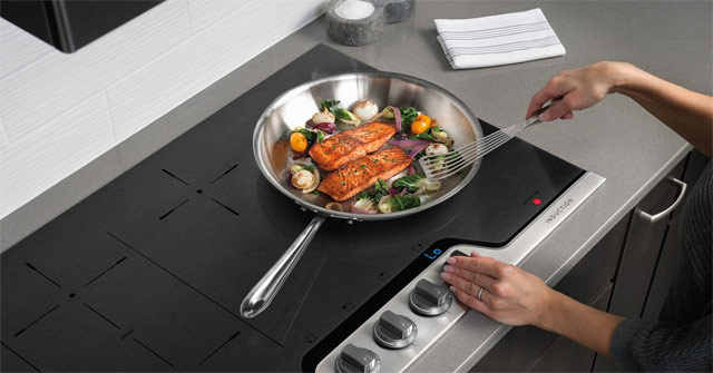 Nguyên lý chính của bếp từ là sử dụng các cuộn dây từ tính để làm nóng trực tiếp dụng cụ nấu