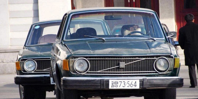 Xe Volvo tại Triều Tiên hiện vẫn phục vụ trong vai trò làm xe taxi .