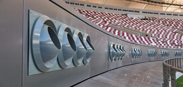 Nhờ hệ thống điều hòa khổng lồ này, nhiệt độ bên trong sân vận động luôn ở mức mát mẻ