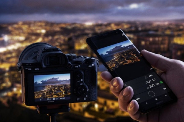 Chuyển hình ảnh và video không dây từ máy ảnh của hãng sang điện thoại