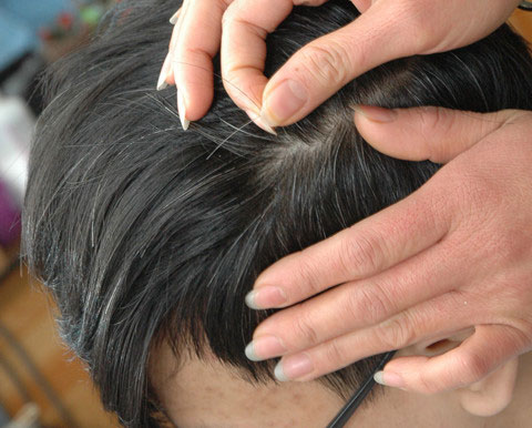 Cách xử lý tóc con trên trán hiệu quả bằng các mẹo đơn giản