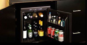 Minibar là gì? Tại sao đồ trong tủ lạnh minibar khách sạn thường đắt?