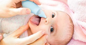Rửa mũi cho trẻ sơ sinh và trẻ nhỏ cần lưu ý những gì?