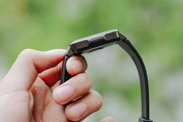 Chiếc smartwatch này chỉ có một phím bấm duy nhất