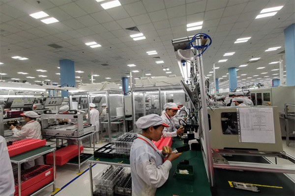 Nhà máy sản xuất điện thoại thông minh của Vsmart 3