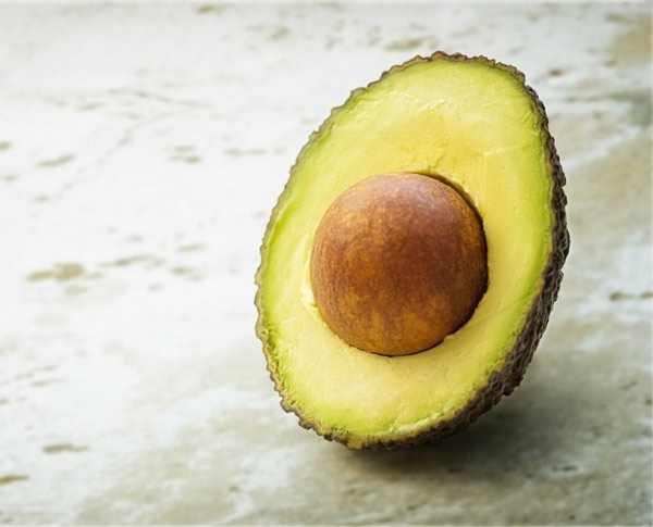 Bơ được xếp vào loại quả mọng