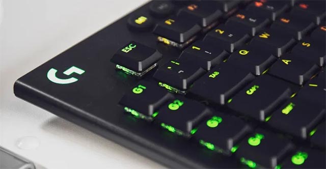Bàn phím chơi game Logitech