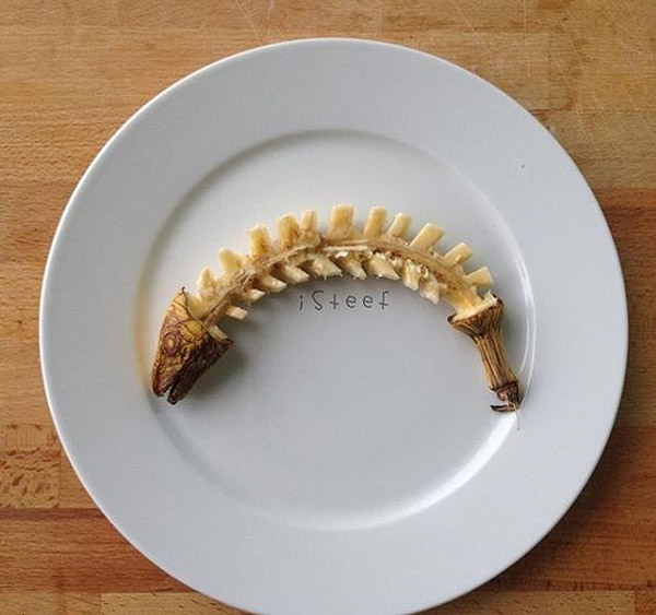 Một bộ xương cá từ chuối trông vô cùng thú vị và đặc biệt