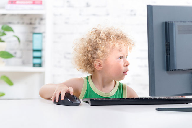Làm sao để dạy trẻ sử dụng chuột máy tính đúng cách?