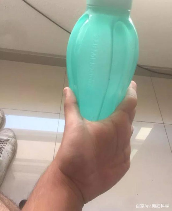 Lòng bàn tay vặn ngược