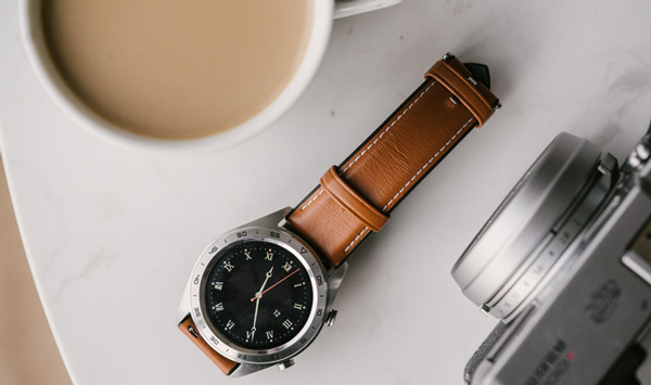 Magic Watch có sẵn một số mặt đồng hồ