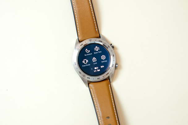 Magic Watch được trang bị đầy đủ các tính năng của một chiếc đồng hồ thông minh