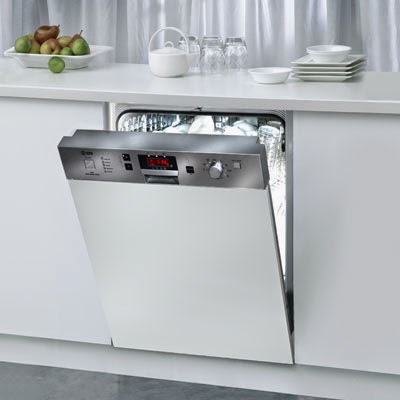 máy rửa bát âm tủ