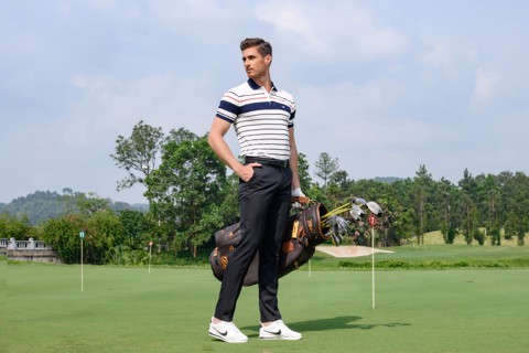 Trang phục khi chơi golf cần gọn gàng thoải mái