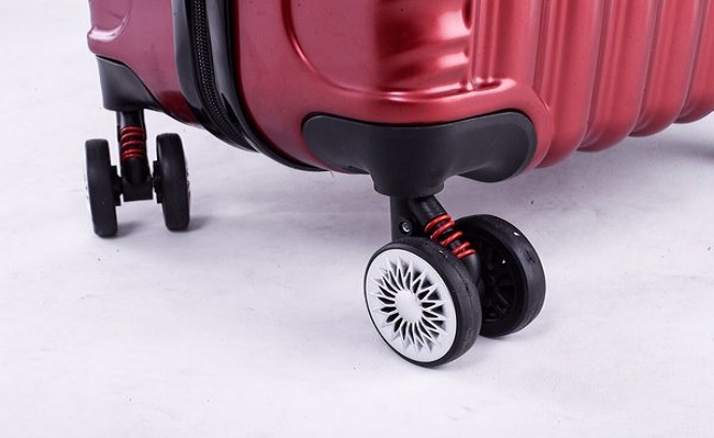 Bánh xe vali có tác dụng cân bằng sức nặng của vali.