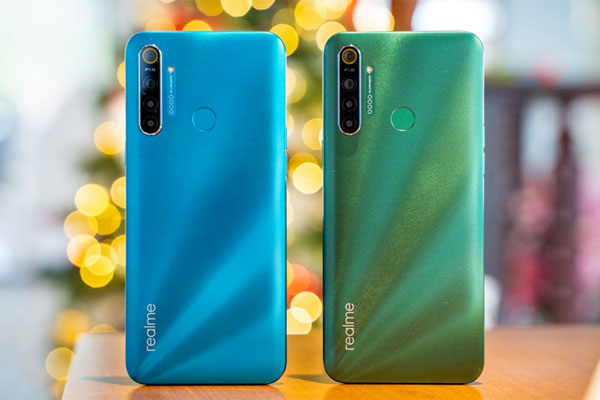 Cụm 4 camera sau được xếp dọc